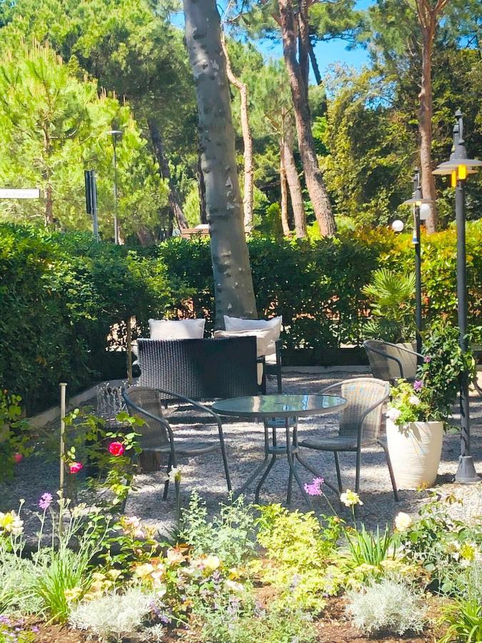 Hotel B&B Des Bains Milano Marittima Exterior photo