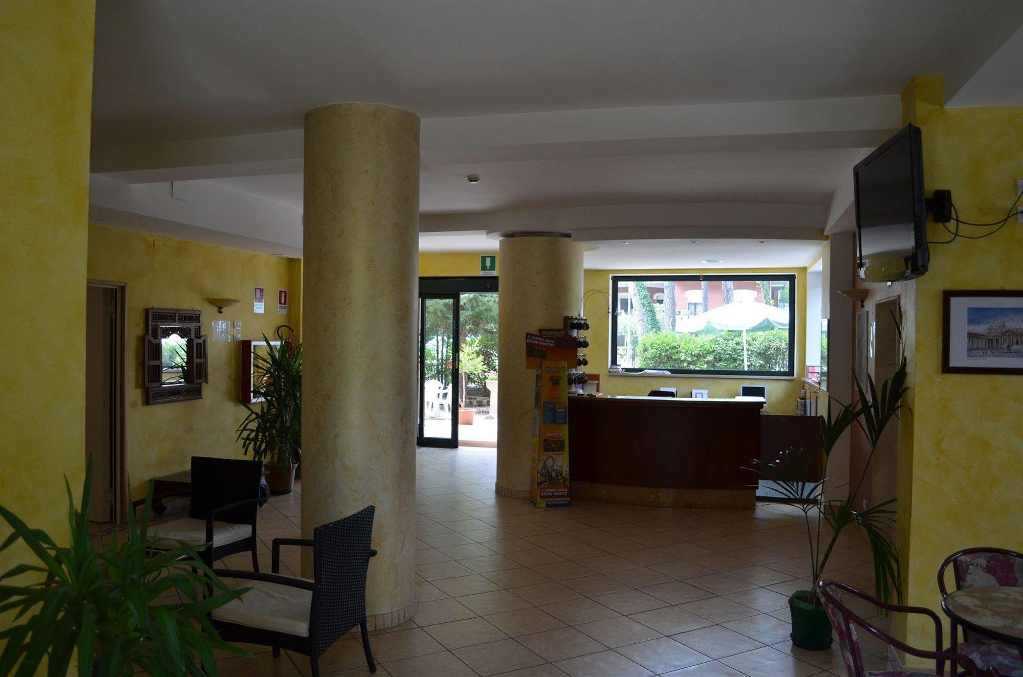 Hotel B&B Des Bains Milano Marittima Exterior photo